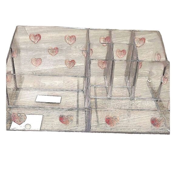 At Home Clear 3D Heart-Patterned Sectioned Cosmetic Organizer - Picture 4 of 8